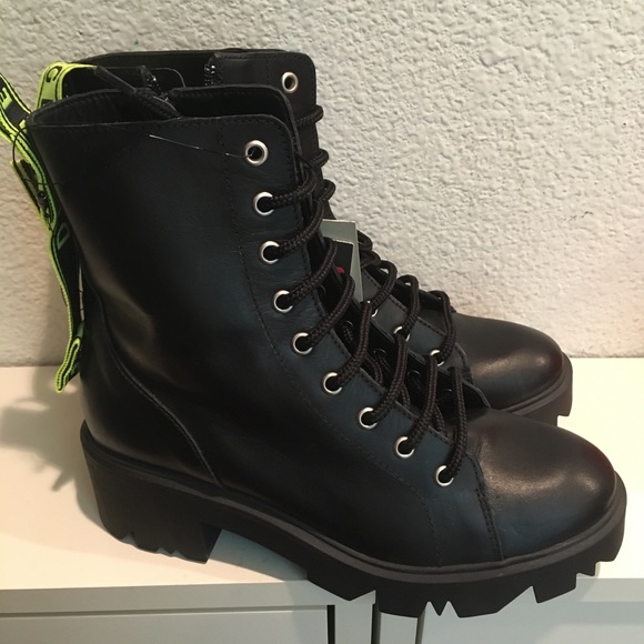 Zara black leather flat ankle boots - Picture 8 of 8